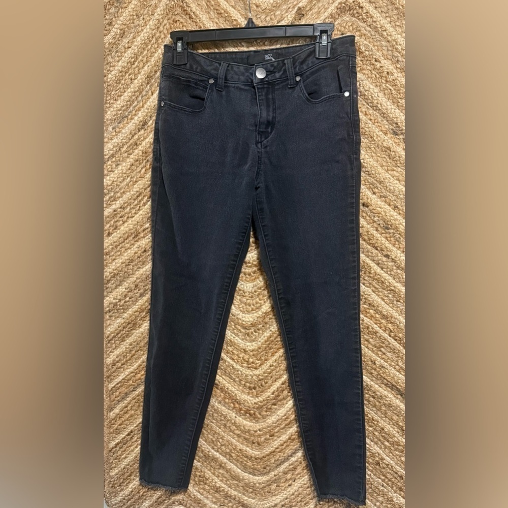 1822 Denim Women's Black Jeans Raw Hem,Women's Size 6,Skinny Jeans